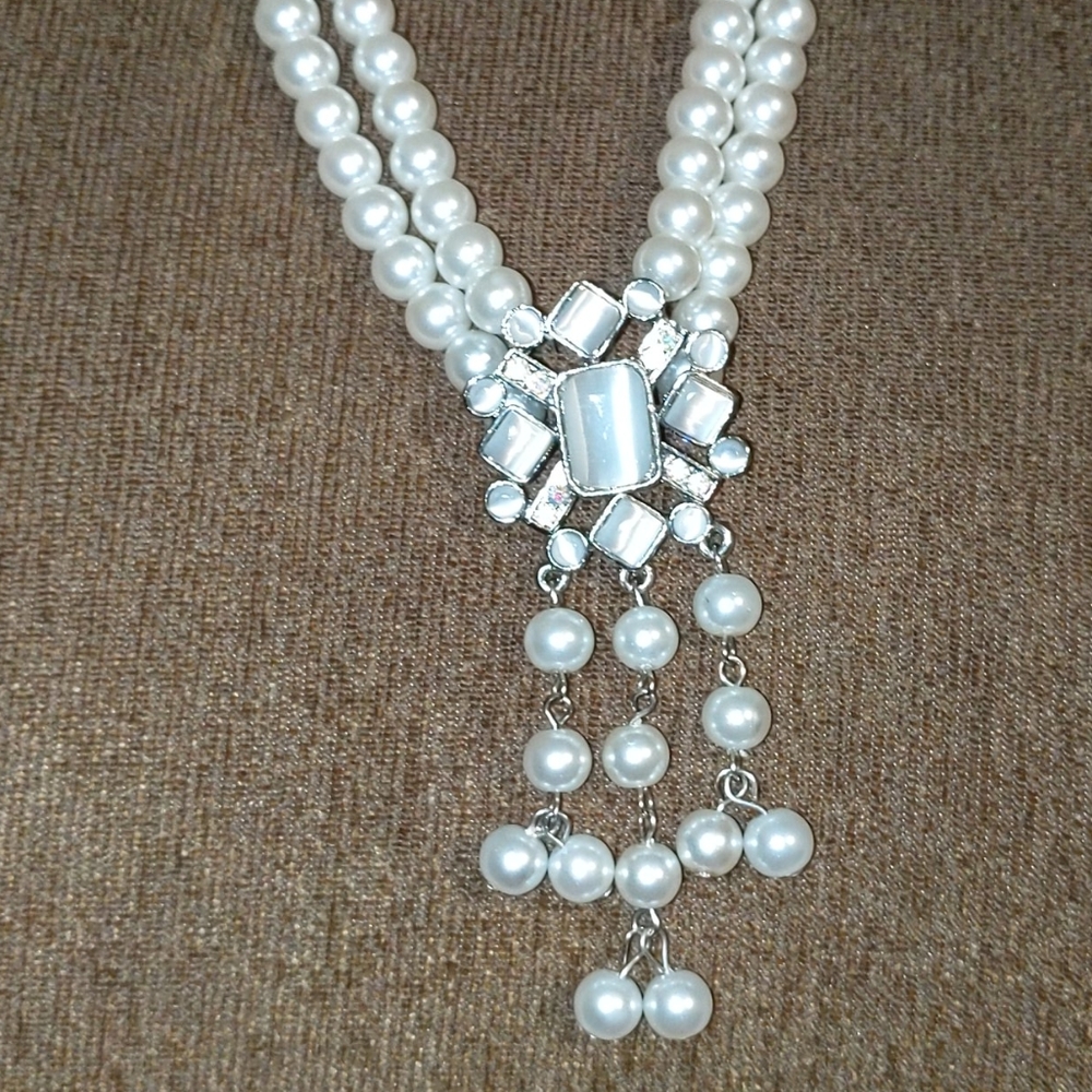 *. Necklace - Picture 3 of 4